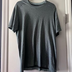 lululemon athletica Men's Charcoal Heather Short-Sleeve Performance Tee